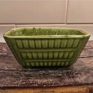 Vintage Green Rectangular Planter With Shingle Like Pattern